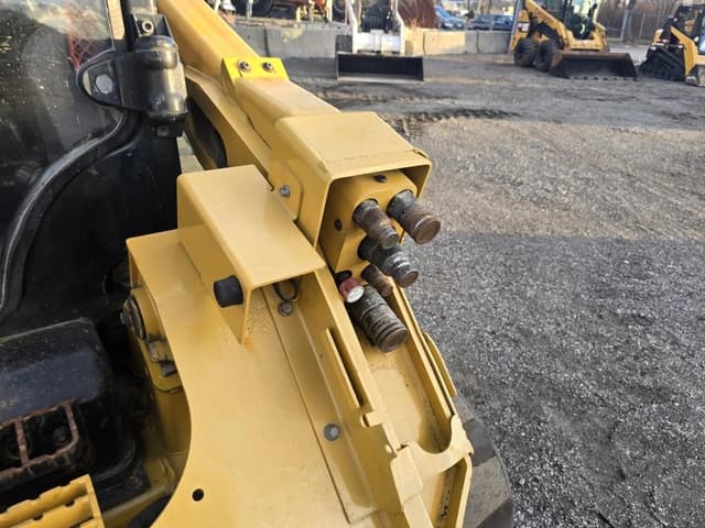 Image of Caterpillar 299D3XE equipment image 4