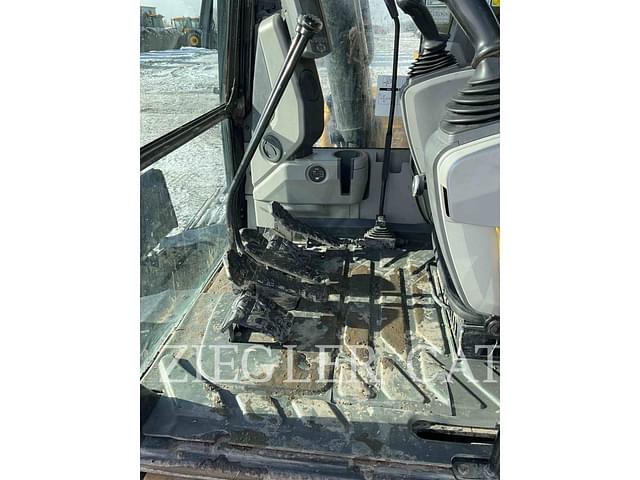 Image of Caterpillar 313F equipment image 2