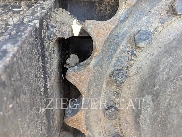 Image of Caterpillar 330 equipment image 3