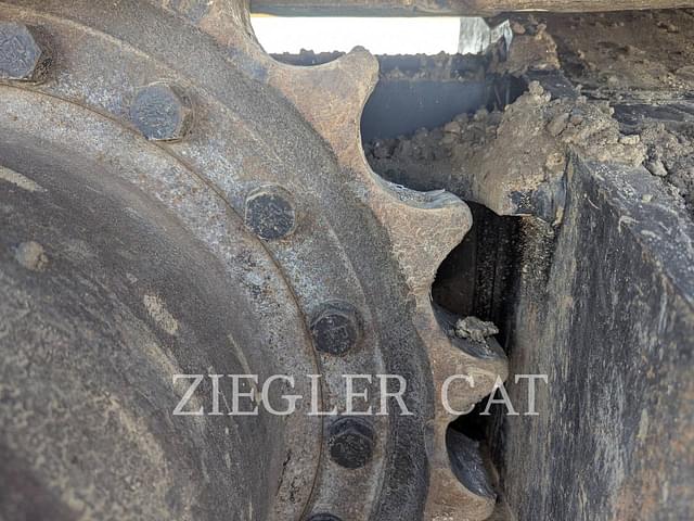 Image of Caterpillar 330 equipment image 4