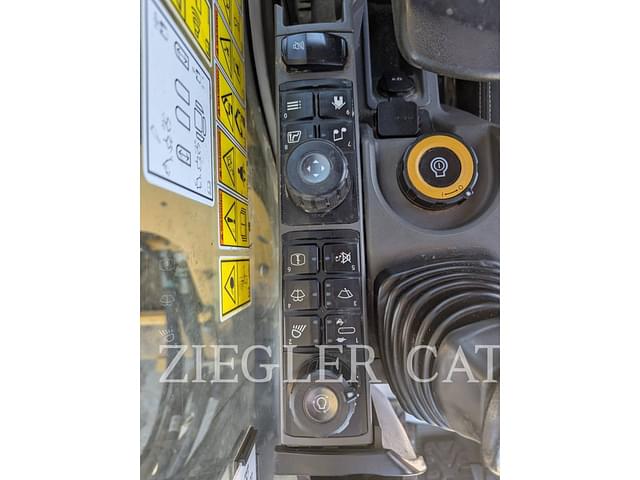 Image of Caterpillar 330 equipment image 4