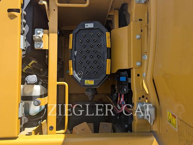 Image of Caterpillar 330 equipment image 1