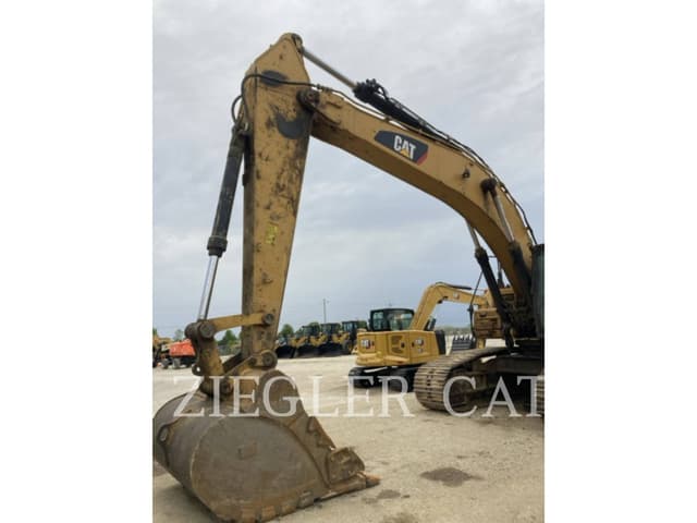Image of Caterpillar 352F equipment image 4