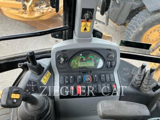 Image of Caterpillar 420F2 IT equipment image 4