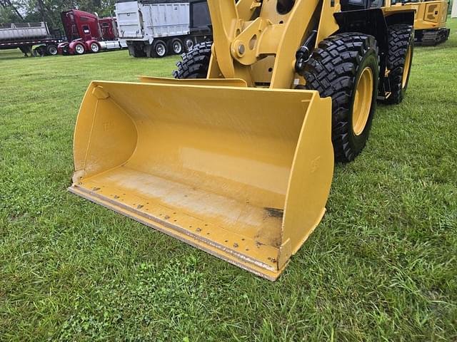 Image of Caterpillar 910M equipment image 1