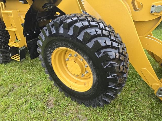 Image of Caterpillar 910M equipment image 4