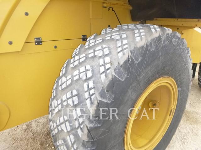 Image of Caterpillar 926M equipment image 4