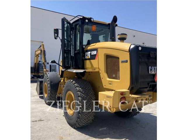 Image of Caterpillar 926M equipment image 3