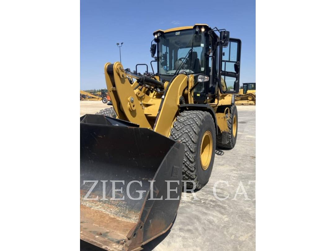 Image of Caterpillar 926M Primary image