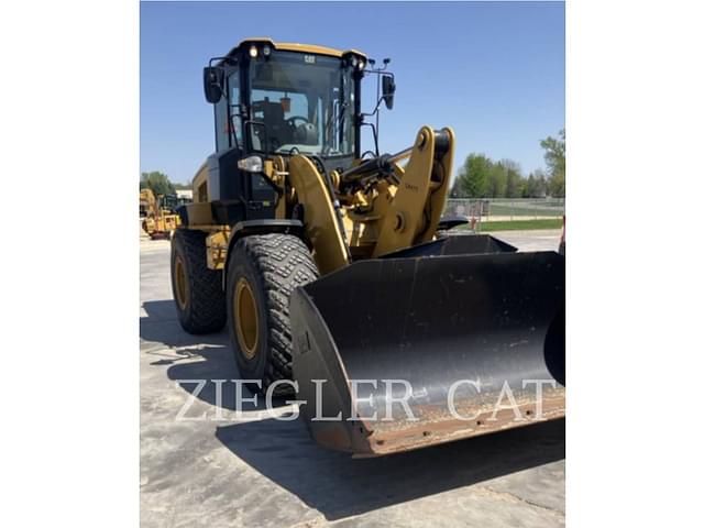 Image of Caterpillar 926M equipment image 1