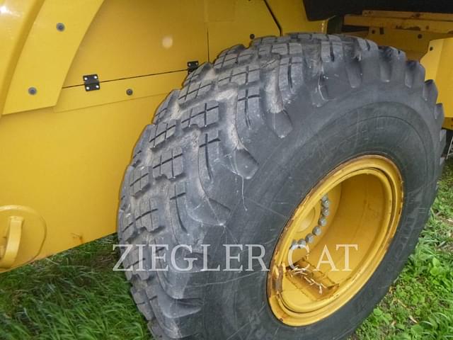 Image of Caterpillar 926M equipment image 2