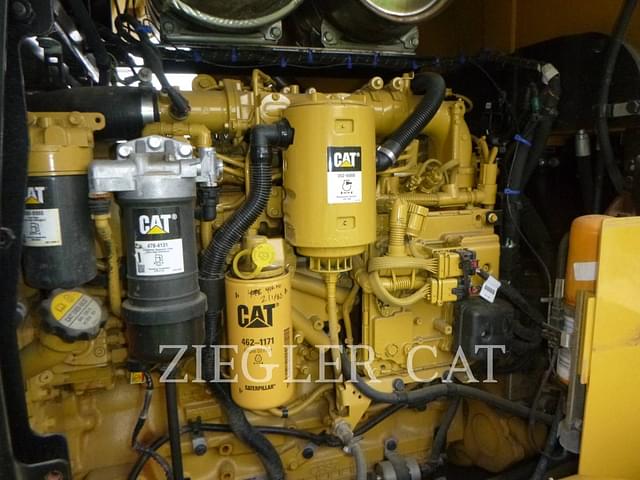 Image of Caterpillar 926M equipment image 2