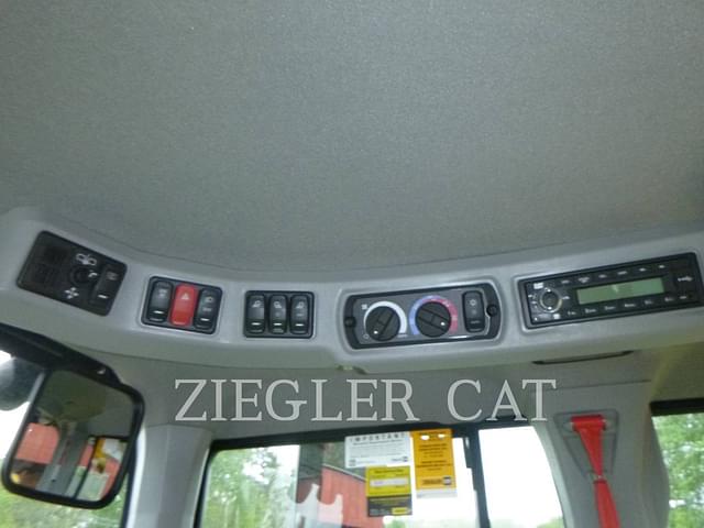Image of Caterpillar 926M equipment image 1