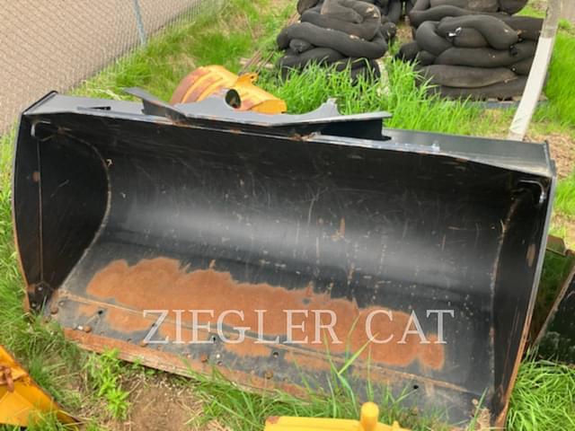 Image of Caterpillar 926M equipment image 4