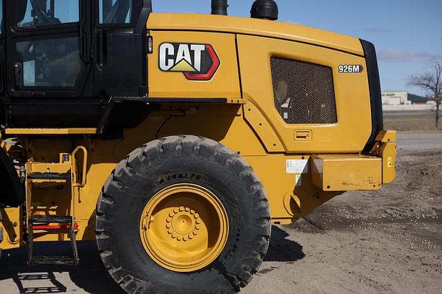 Image of Caterpillar 926M equipment image 3