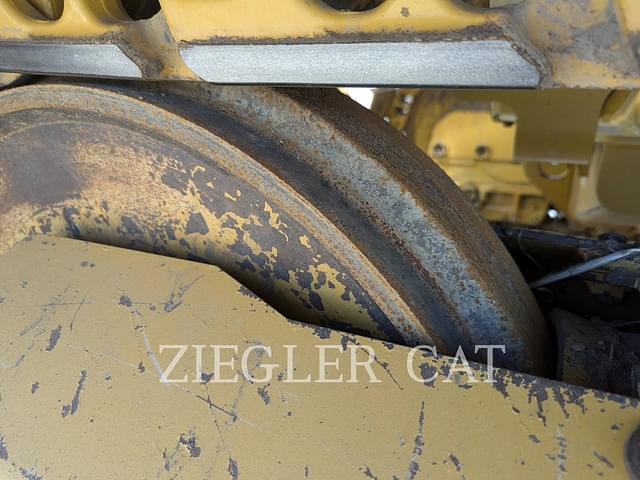 Image of Caterpillar 953K equipment image 2