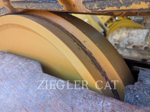 Image of Caterpillar 963K equipment image 3