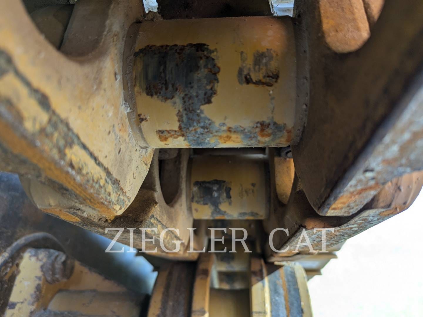2020 Caterpillar 963K Equipment Image0