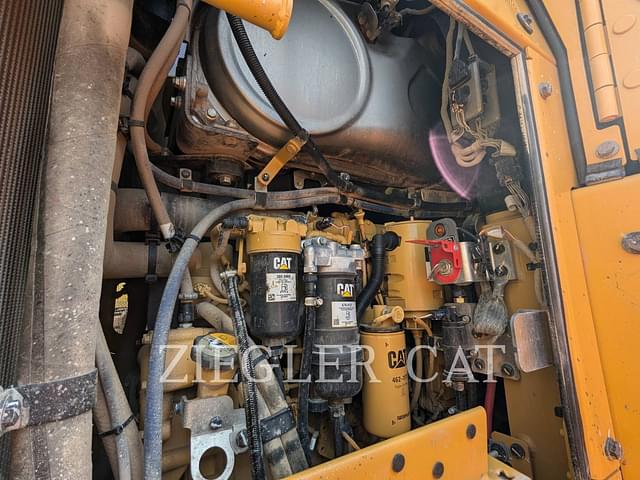 Image of Caterpillar 963K equipment image 2