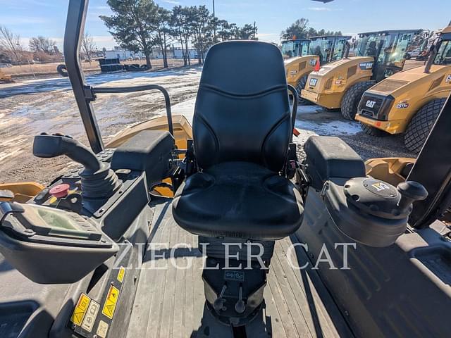 Image of Caterpillar CB10 equipment image 3