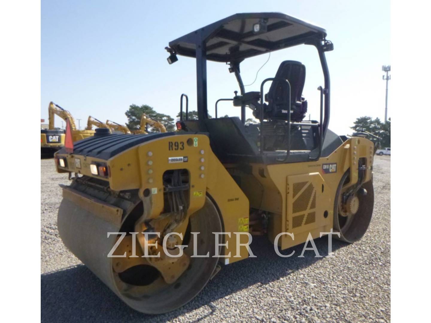 2020 Caterpillar CB10 Equipment Image0