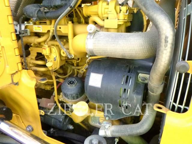 Image of Caterpillar D3 equipment image 2
