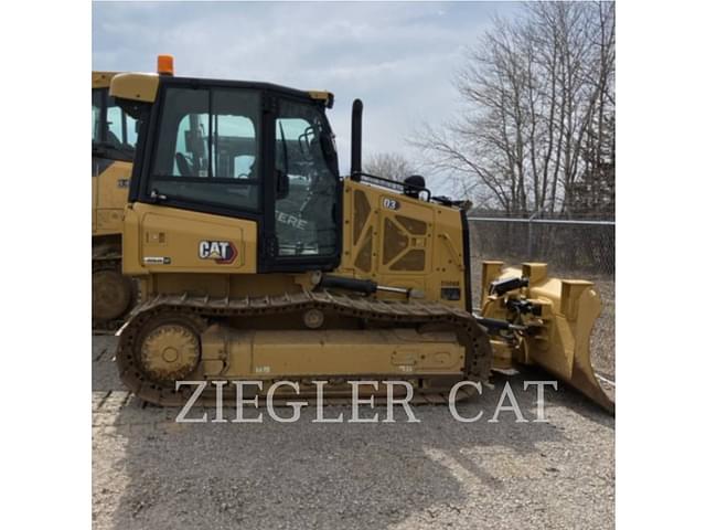 Image of Caterpillar D3 equipment image 3