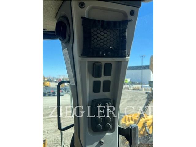 Image of Caterpillar D6LGP equipment image 4
