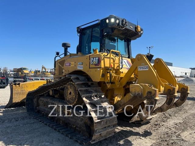 Image of Caterpillar D6LGP equipment image 4