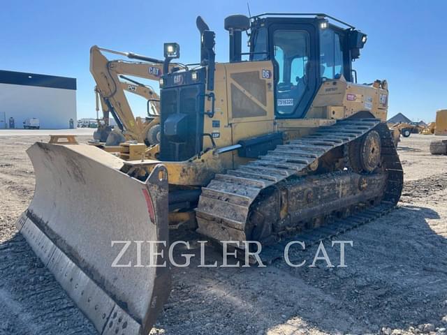 Image of Caterpillar D6LGP equipment image 2