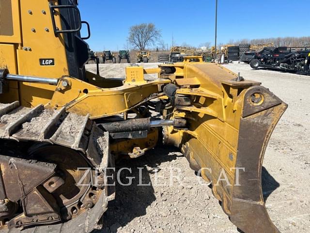 Image of Caterpillar D6LGP equipment image 3