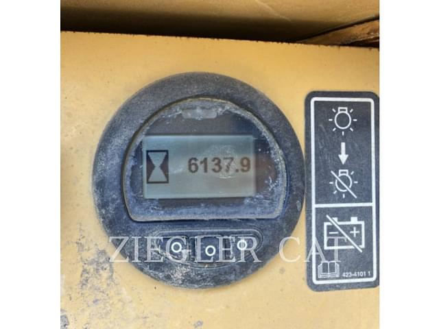 Image of Caterpillar D6XE LGP equipment image 1