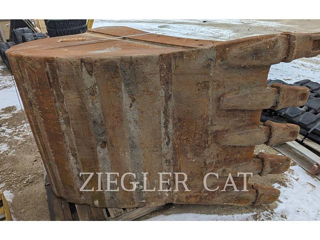 Image of Caterpillar Excavator Bucket equipment image 4