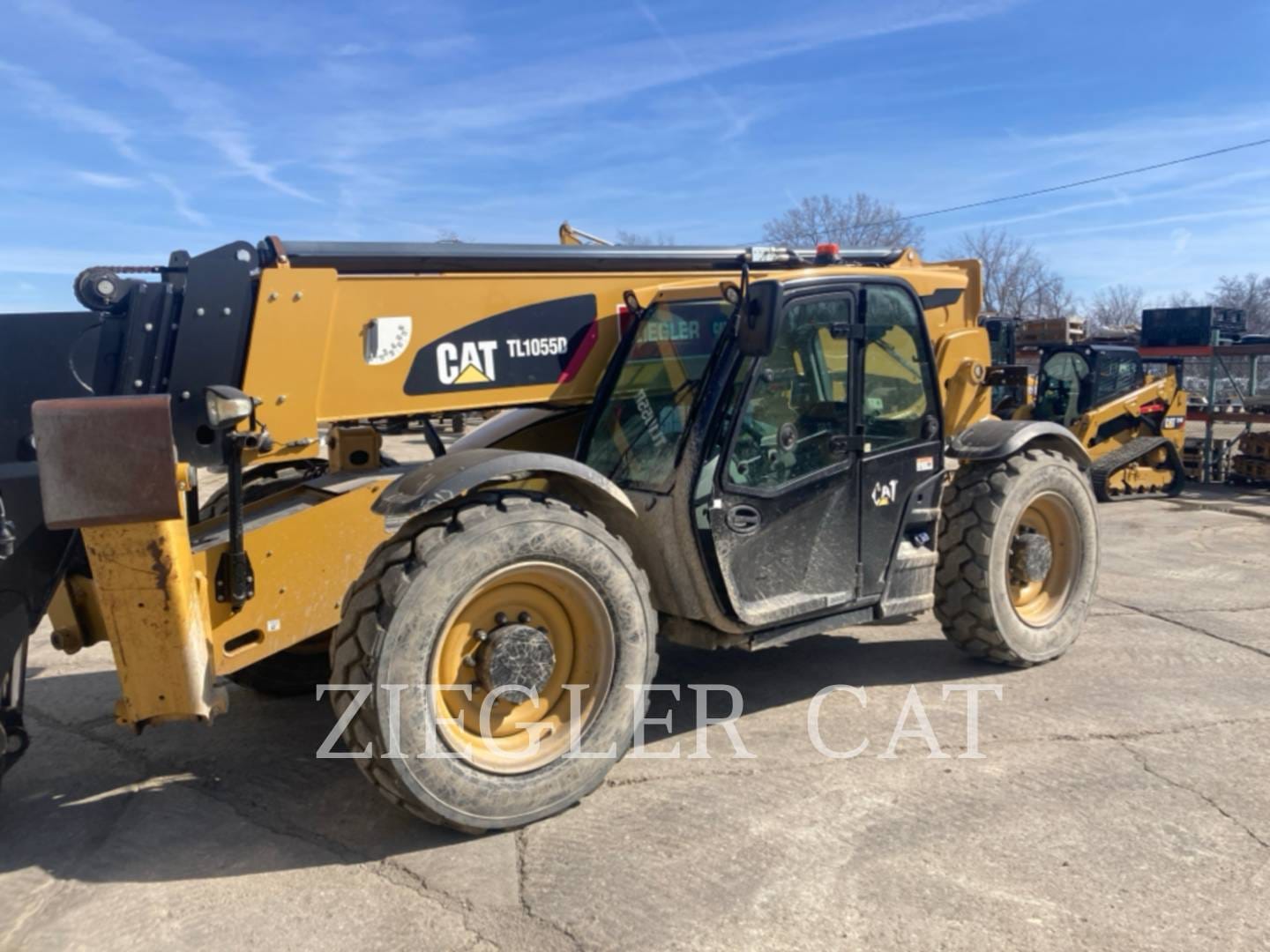 2020 Caterpillar TL1055D Equipment Image0