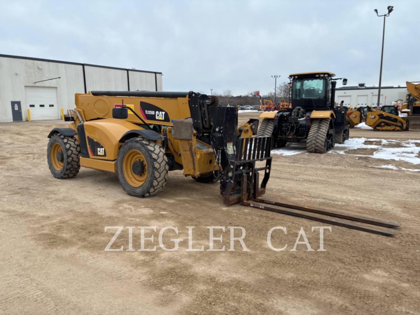 2020 Caterpillar TL1255D Equipment Image0