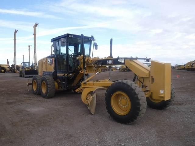 Image of Caterpillar 140 equipment image 1