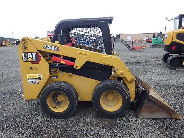 Image of Caterpillar 226D3 equipment image 3