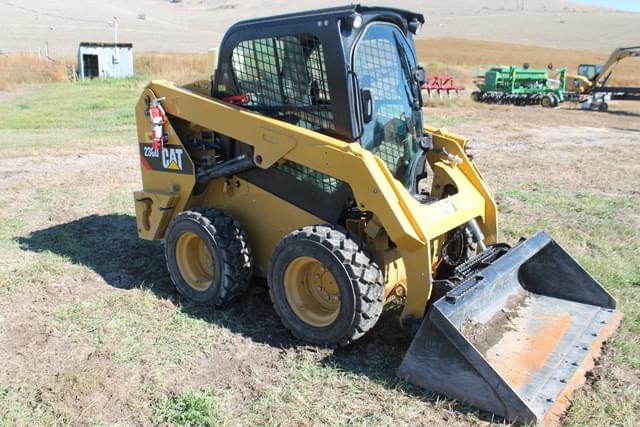 Image of Caterpillar 236D equipment image 1