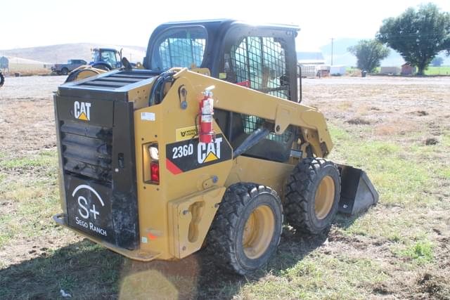 Image of Caterpillar 236D equipment image 2
