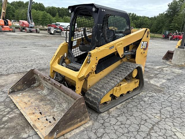 Image of Caterpillar 239D3 equipment image 2