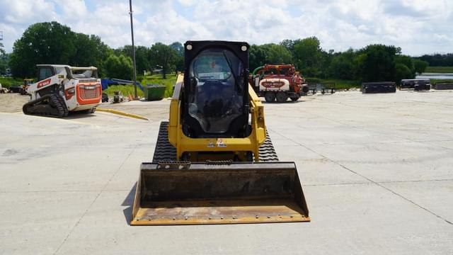 Image of Caterpillar 239D3 equipment image 2