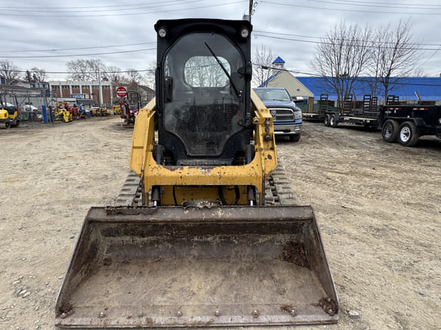 Image of Caterpillar 239D3 equipment image 3