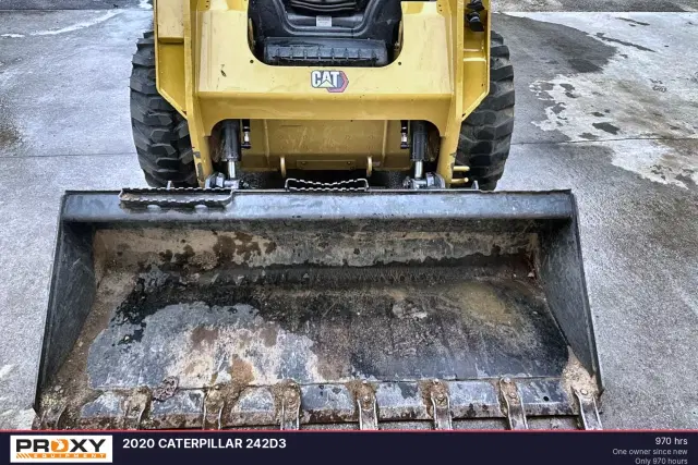 Image of Caterpillar 242D3 equipment image 2
