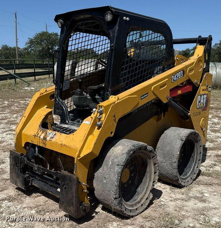 Image of Caterpillar 242D3 Primary image