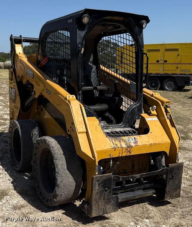 Image of Caterpillar 242D3 equipment image 2