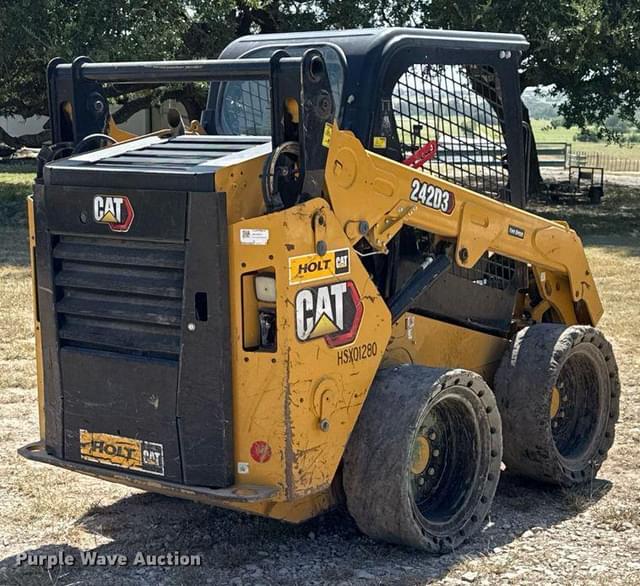 Image of Caterpillar 242D3 equipment image 4