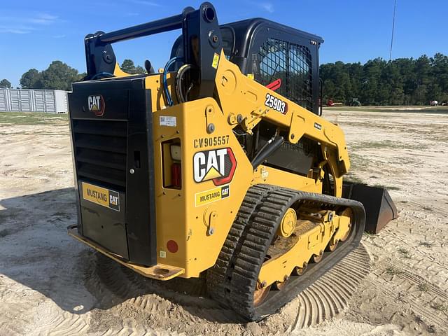 Image of Caterpillar 259D3 equipment image 2