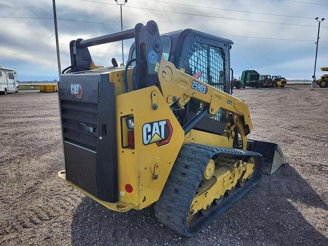 Image of Caterpillar 259D3 equipment image 2