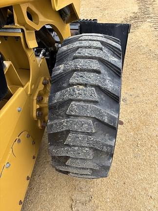 Image of Caterpillar 262D3 equipment image 4