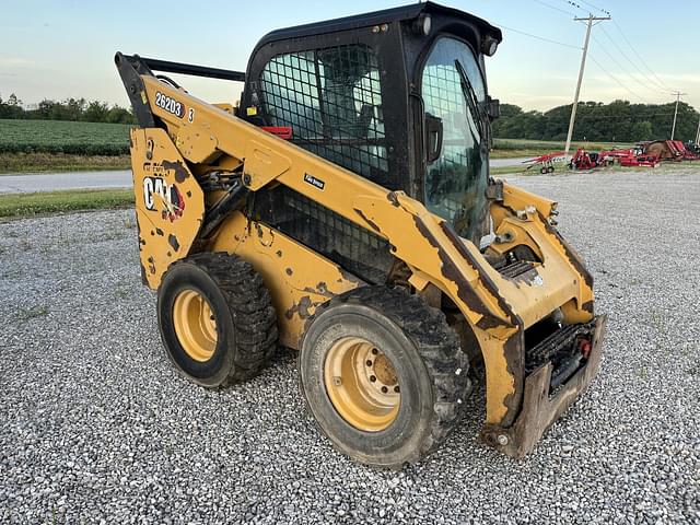 Image of Caterpillar 262D3 equipment image 3